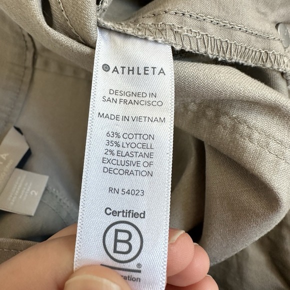 NWT Athleta Summit Cargo Pants Women's 2 Beige Utility UPF Relaxed Fit Carpenter - Picture 11 of 16